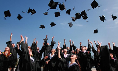 Revisi UU Sisdiknas, DPR Dorong Biaya Pendidikan Gratis hingga Kuliah