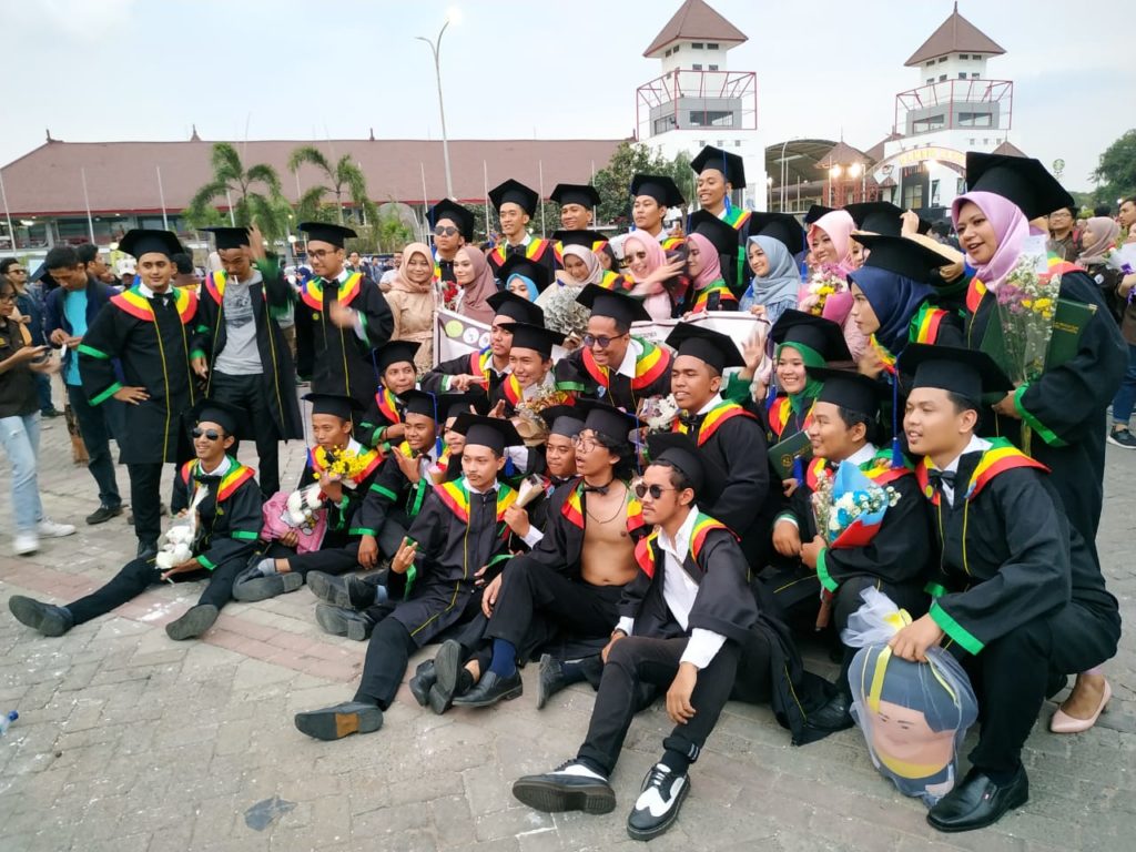 Selamat dan Sukses Wisudawan dan Wisudawati Universitas Negeri Jakarta